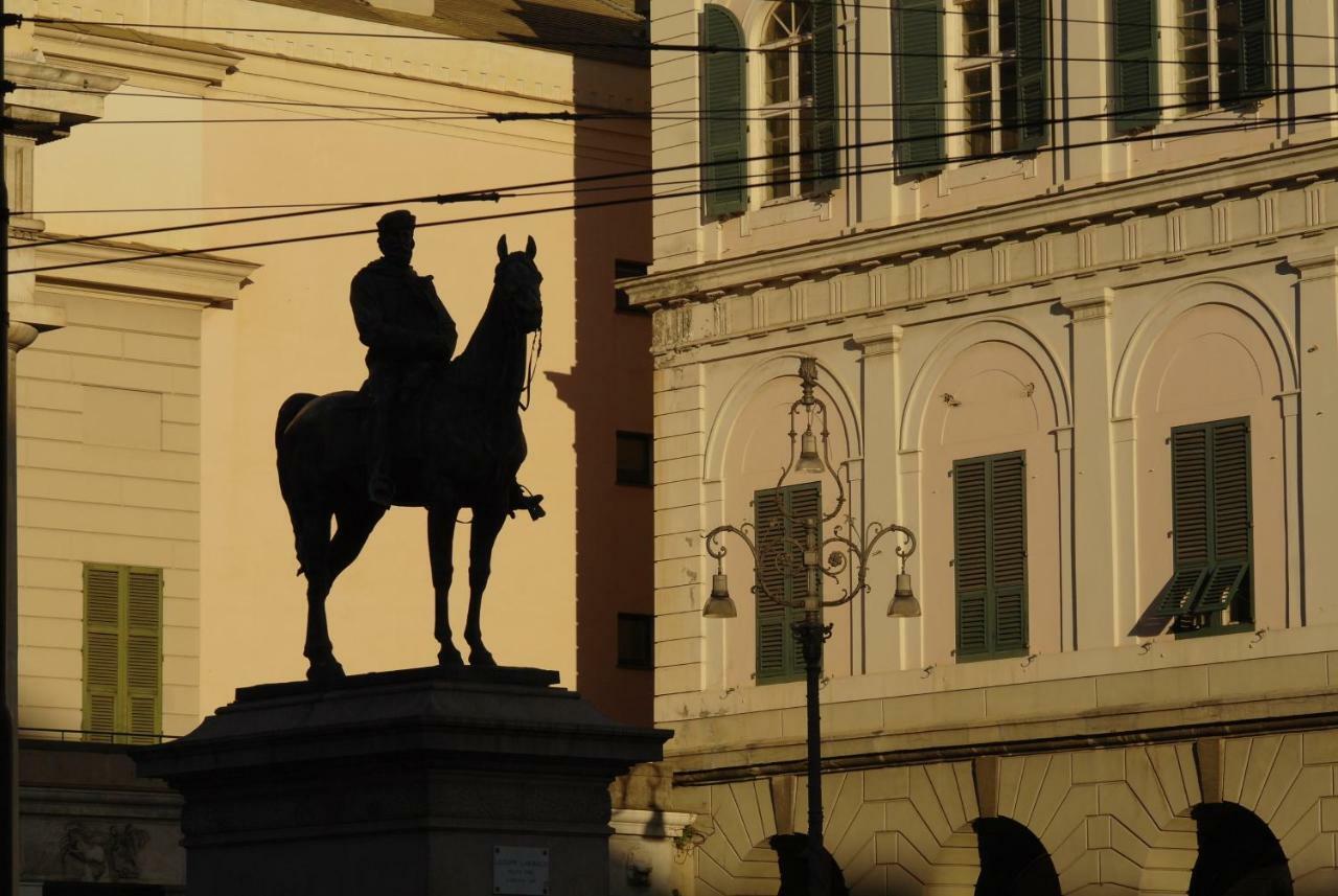 Dietro Il Teatro Modena Appartamento Genova